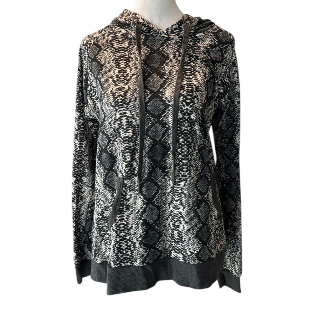 Lildy Super Soft Snakeskin Kangaroo Pocket Hoodie size Small‎